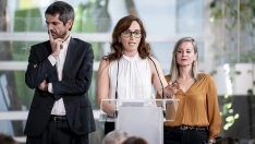 La ministra de Sanidad, Mónica García, y el ministro de Cultura, Ernest Urtasun, durante una rueda de prensa de los partidos que integran el espacio conformado por Movimiento Sumar, Más Madrid, Izquierda Unida y Comuns, a 5 de octubre de 2026, en Madrid (España). A. Pérez Meca / Europa Press.