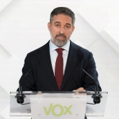 El presidente de la ultraderecha Vox, Santiago Abascal, durante la rueda de prensa tras el anuncio del adelanto electoral al 29N. Diego Radamés / Europa Press