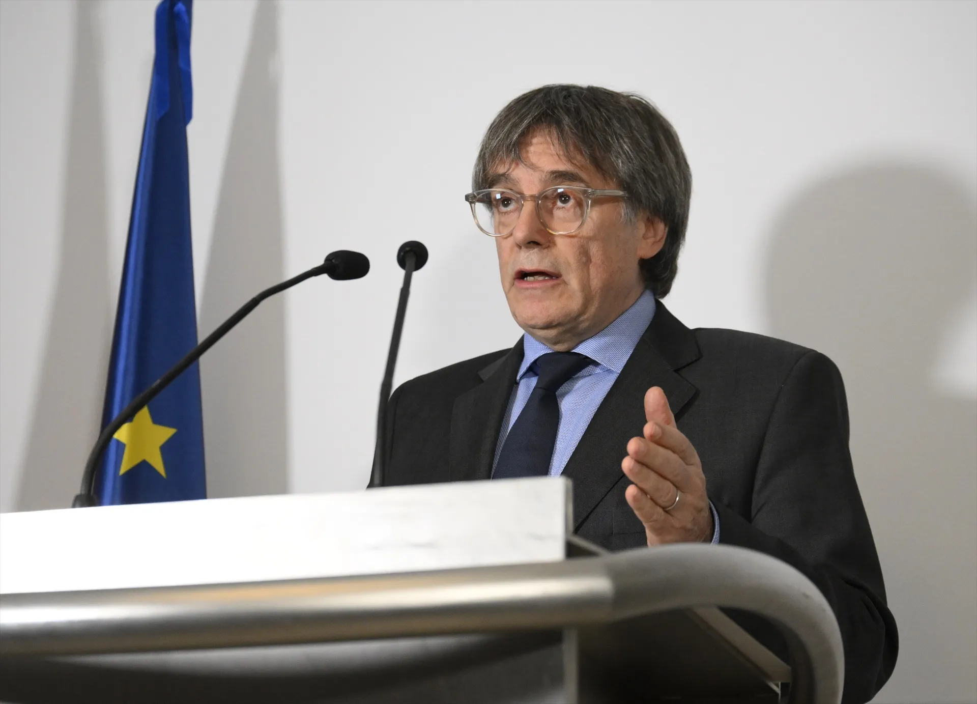 El presidente de Junts per Catalunya, Carles Puigdemont, realiza una declaración institucional, a 6 de octubre de 2026, en Waterloo (Bélgica). Belga / Europa Press.