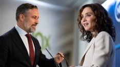 El presidente de la ultraderecha Vox, Santiago Abascal (i); y la presidenta de la Comunidad de Madrid, Isabel Díaz Ayuso (d). Elaboración propia (Imágenes de Europa Press)