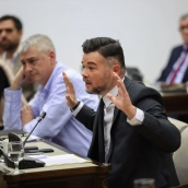 El diputado de ERC, Gabriel Rufián, durante la comparecencia del presidente del PP, Alberto Nuñez Feijóo, ante la Comisión de investigación de la Dana, en el Congreso de los Diputados