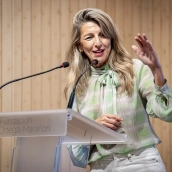 La vicepresidenta segunda del Gobierno y ministra de Trabajo y Economía Social, Yolanda Díaz, interviene durante el acto ‘Democracia y solidaridad internacional. A. Pérez Meca / Europa Press.