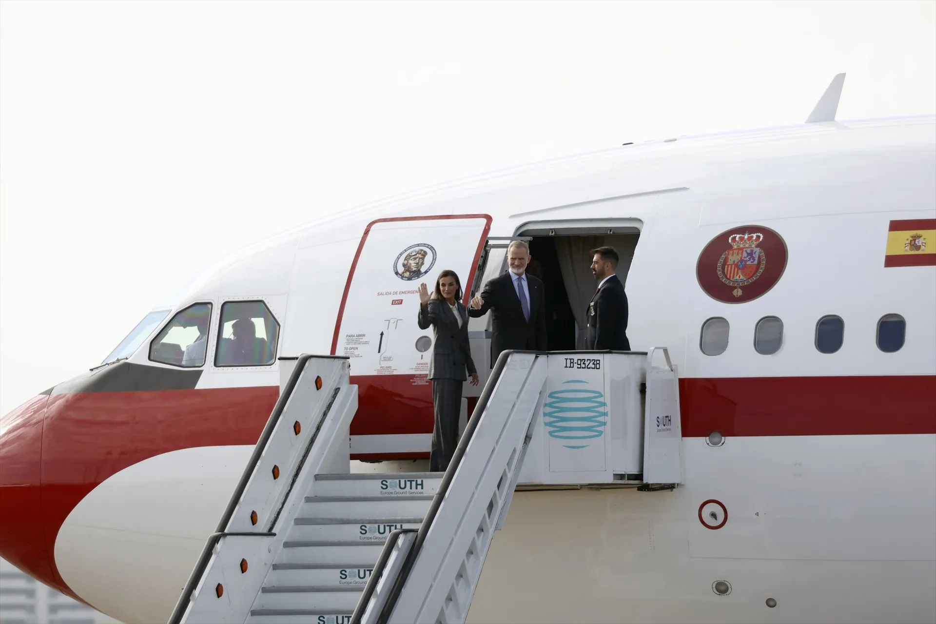 EuropaPress 7821970 reina letizia rey felipe vi despedida honores celebrada aeropuerto viaje