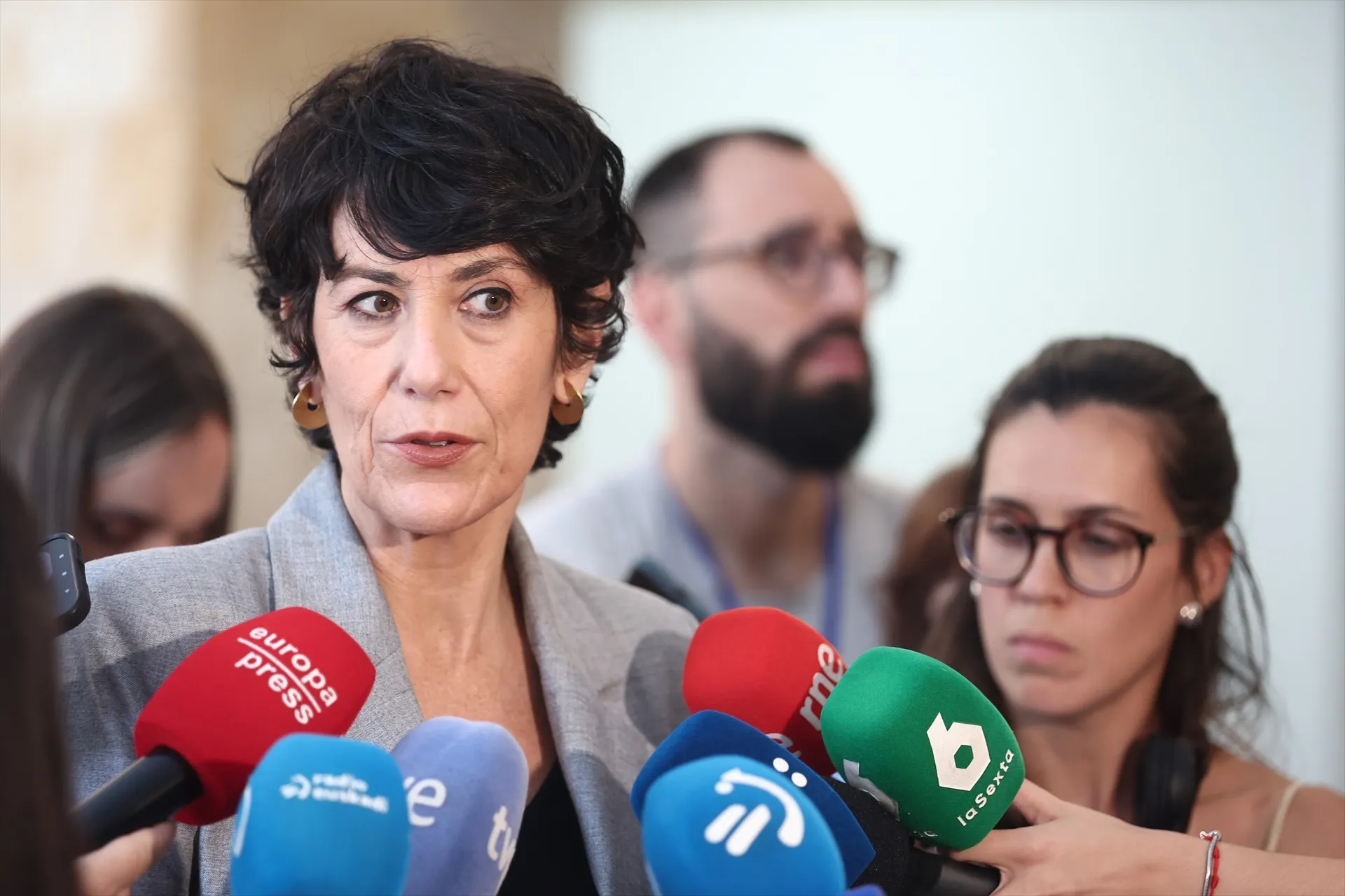 EuropaPress 7812927 ministra inclusion seguridad social migraciones elma saiz atiende medios