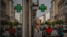 EuropaPress 7748418 termometro exterior farmacia marca 29 grados septiembre 2026 caniza