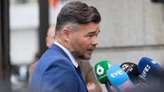 EuropaPress 7814603 portavoz erc congreso gabriel rufian atiende medios llegada sesion plenaria
