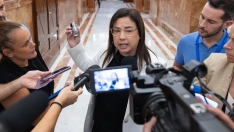 La diputada del PP, Ana Vázquez, tras ser expulsada por llevar un bote de gas pimienta durante una sesión de control al Gobierno, en el Congreso de los Diputados. Jesús Hellín / Europa Press