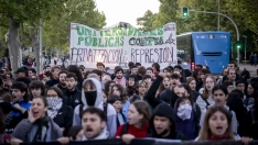 Varios alumnos se manifiestan en el campus de Ciudad Universitaria. A. Pérez Meca / Europa Press