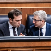 El vicepresidente y ministro de Economía, Carlos Cuerpo y el ministro de Hacienda, Arcadi España. César Vallejo Rodríguez / Europa Press