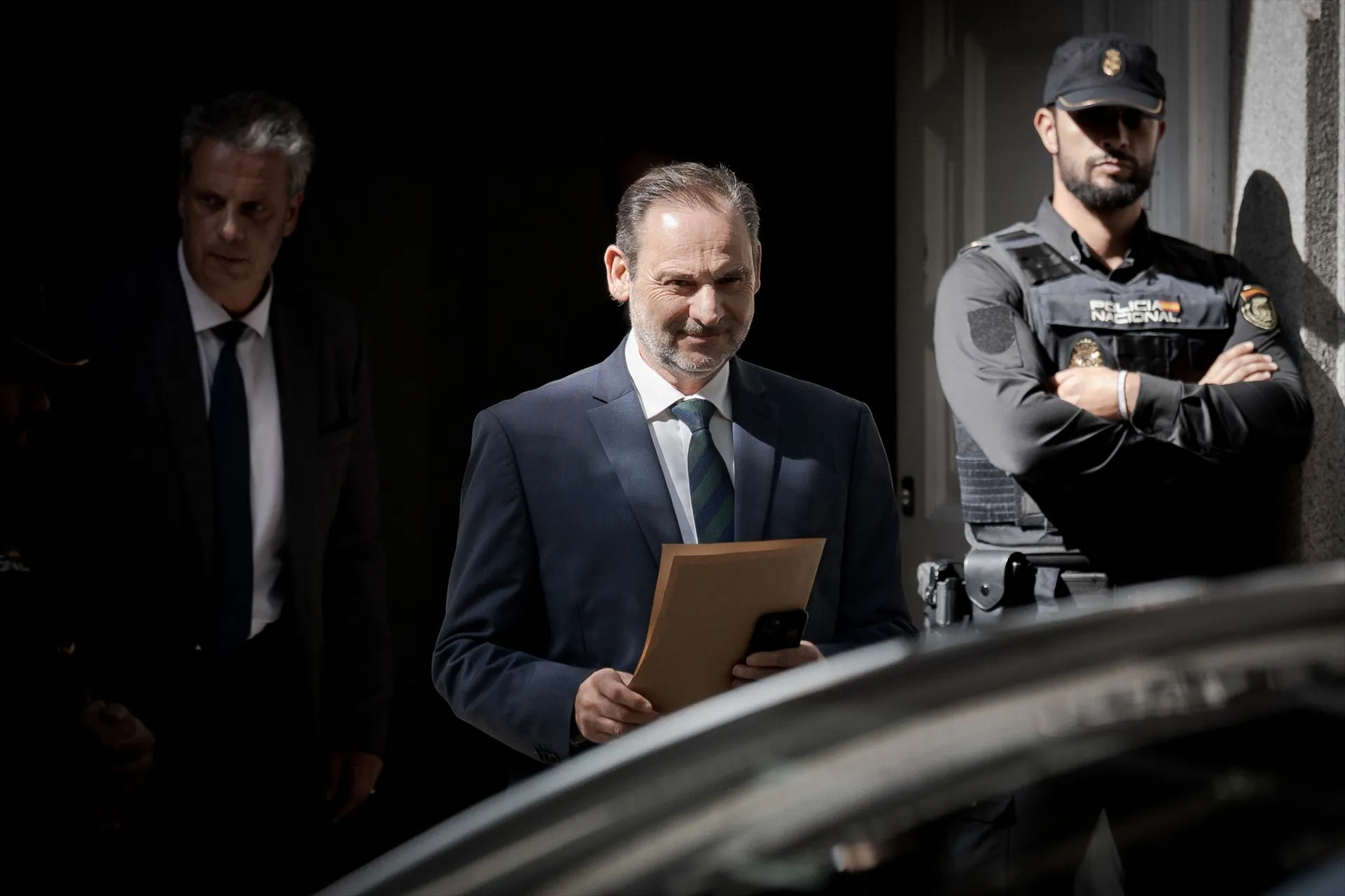El exministro de Transportes José Luis Ábalos a su salida del Tribunal Supremo. Diego Radamés / Europa Press El exministro de Transportes José Luis Ábalos a su salida del Tribunal Supremo. Diego Radamés / Europa Press