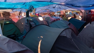 Acampada en la Puerta del Sol este lunes. Eduardo Parra / Europa Press Acampada en la Puerta del Sol este lunes. Eduardo Parra / Europa Press