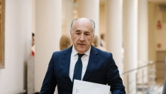 EuropaPress 6958863 senador pp jose ignacio landaluce llegada sesion control gobierno senado 16