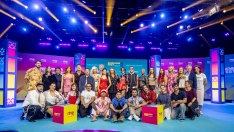 Foto de familia durante la presentación de los artistas que participarán en el Benidorm Fest 2027. Ricardo Rubio / Europa Press.