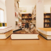 Los libros de la biblioteca. Fuente: Jcomp de Magnific