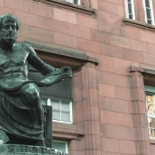 Escultura del gran filósofo Aristóteles