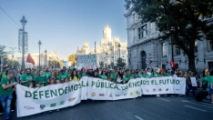 Decenas de miles de personas durante una concentración con motivo de la huelga en educación esta tarde en Madrid. Ricardo Rubio / Europa Press