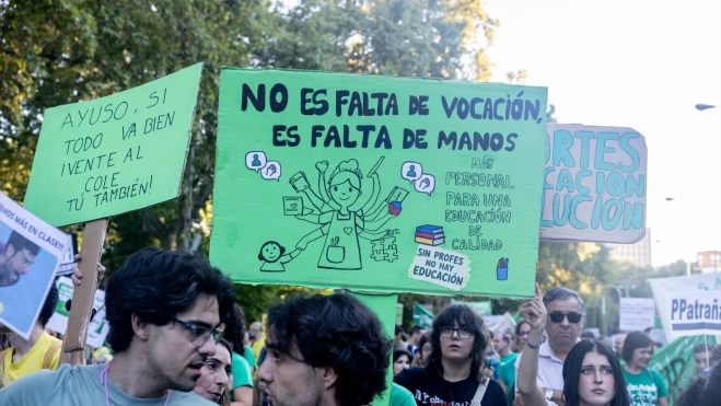 Carteles en la manifestación por la educación pública en Madrid. Fuente: Europa Press Carteles en la manifestación por la educación pública en Madrid. Fuente: Europa Press