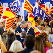 El presidente del Partido Popular, Alberto Núñez Feijóo, el alcalde de Badalona, Xavier García Albiol. Kike Rincón / Europa Press