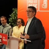 El portavoz del PSOE en el Congreso, Patxi López, durante la presentación de los candidatos que encabezan la lista al Congreso del PSE-EE por las elecciones del 29N. H.Bilbao / Europa Press