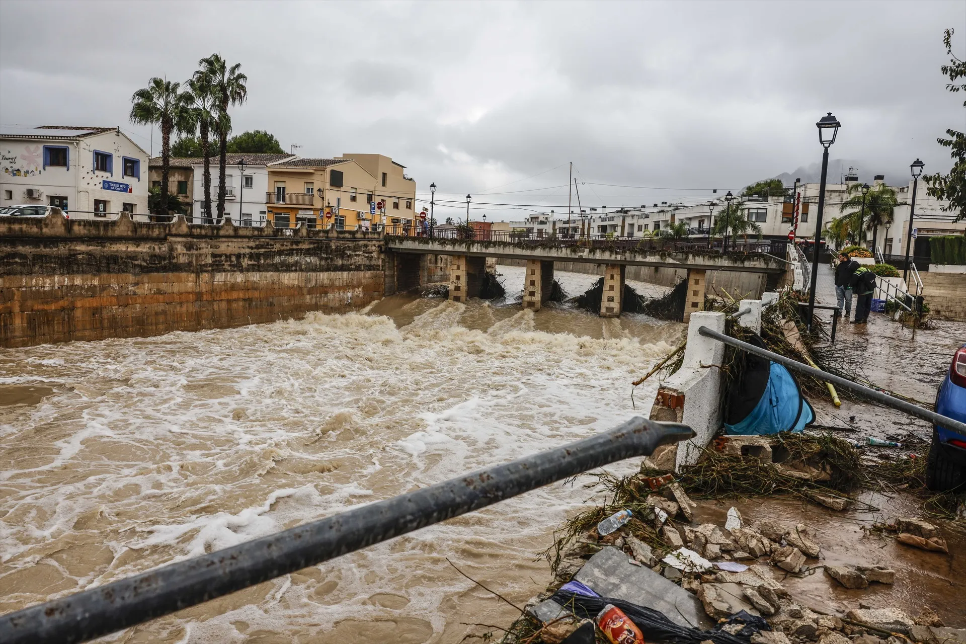 Caudal del río lleno de barro y vegetación que ha ido arrastrando el agua de las lluvias, a 19 de octubre de 2026, en Els Poblets, Comunidad Valenciana. Rober Solsona / Europa Press Caudal del río lleno de barro y vegetación que ha ido arrastrando el agua de las lluvias, a 19 de octubre de 2026, en Els Poblets, Comunidad Valenciana. Rober Solsona / Europa Press