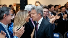 El presidente del PP, Alberto Núñez Feijóo, junto a la diputada del PP en el Congreso, Cayetana Álvarez de Toledo, durante su evento del “Contrato con España”. Gabriel Luengas / Europa Press