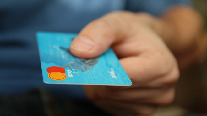 Credit card. Source: Image by Michal Jarmoluk on Pixabay.