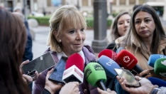 EuropaPress 7858496 expresidenta comunidad madrid esperanza aguirra llegada desayuno