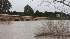 El río Guadalete desborda sus márgenes a su paso por la zona de Las Pachecas en Jerez de la Frontera (Cádiz) provocando importantes inundaciones. 