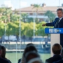 El presidente del PP, Alberto Núñez Feijóo, interviene en un acto de precampaña celebrado en Sevilla. Francisco J. Olmo / Europa Press