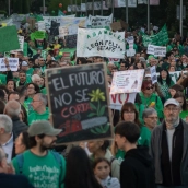 EuropaPress 7862493 cientos personas pancartas manifestacion huelga educativa 22 octubre 2026