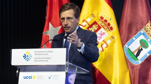Almeida explodes against Sánchez calling him a 