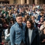 La candidata de Podemos a las elecciones del 29N, Irene Montero, y el cabeza de lista de ERC, Gabriel Rufián, durante el acto 'Casa. Vida. Futur', en la plaça Major de Nou Barris. Lorena Sopêna / Europa Press