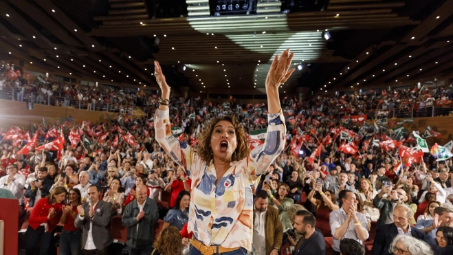 La vicesecretaria general del PSOE y secretaria general del PSOE de Andalucía, María Jesús Montero, en el mitin de precampaña en Granada. Álex Cámara / Europa Press