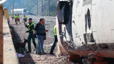 EuropaPress 7231592 agentes servicios emergencias trabajan lugar accidente 20 enero 2026 adamuz
