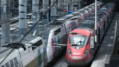 Dos trenes en la Estación de Madrid Puerta de Atocha - Almudena Grandes. Gustavo Valiente / Europa Press