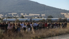 EuropaPress 7874952 pasajeros tren deben bajarse esperar autobuses imposibilidad avanzar tren