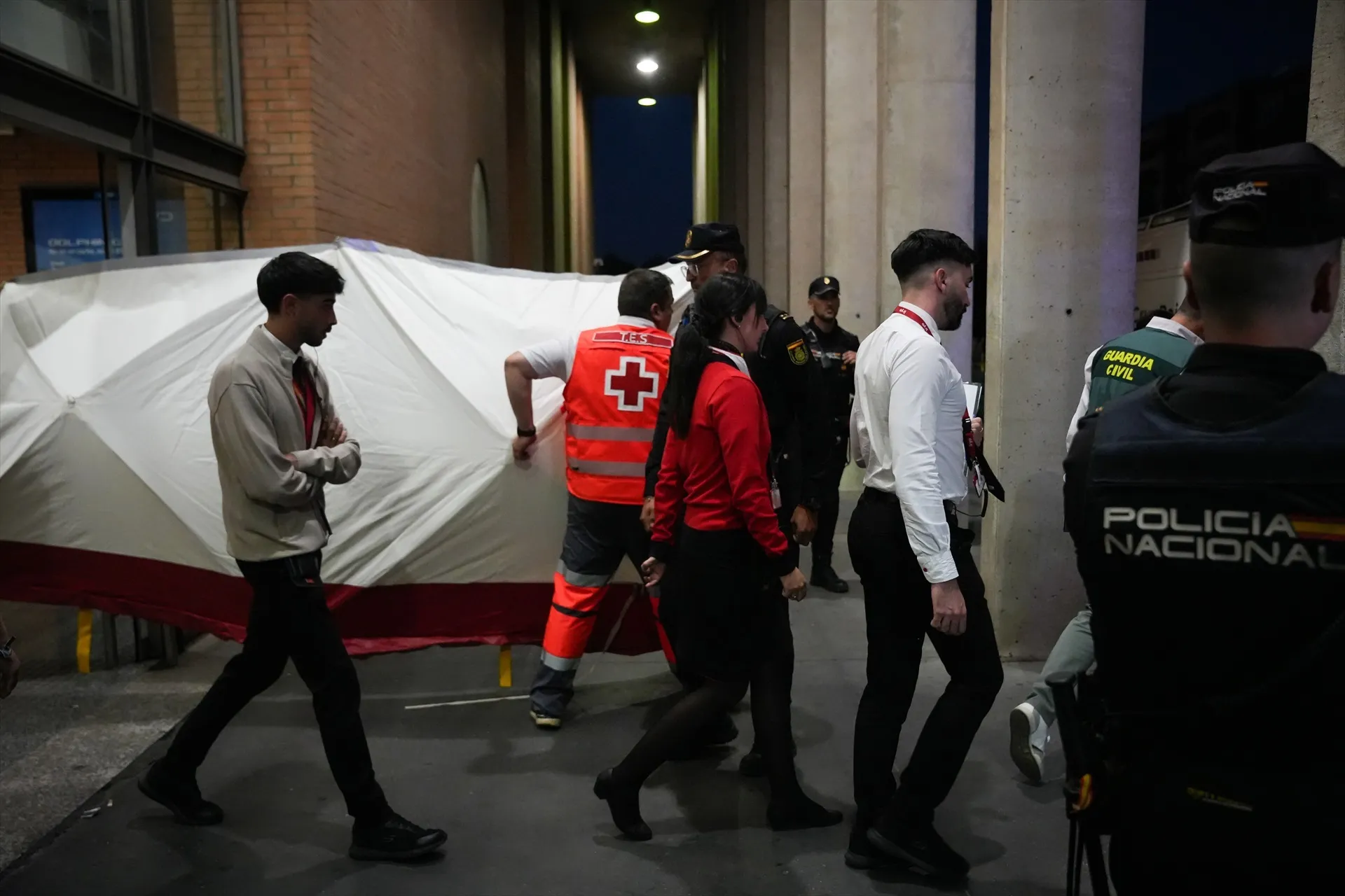 Pasajeros del los trenes llegan a Córdoba tras el accidente ferroviario ocurrido en Urda. María José López / Europa Press Pasajeros del los trenes llegan a Córdoba tras el accidente ferroviario ocurrido en Urda. María José López / Europa Press