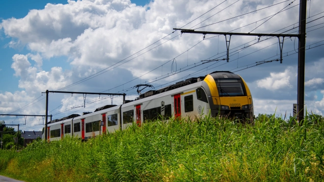High-speed train. Source: Image by Freddy on Pixabay. High-speed train. Source: Image by Freddy on Pixabay.