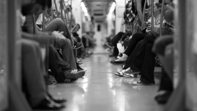 Passengers inside the train. Source: Image by Engin Akyurt on Pixabay. Passengers inside the train. Source: Image by Engin Akyurt on Pixabay.