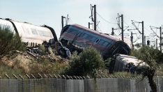 Vagones descarrilados en la zona del accidente ferroviario en Urda, Toledo. Diego Radamés / Europa Press