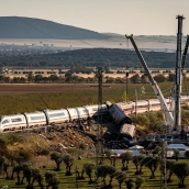 Vagones del Iryo y AVE descarrilados en la zona del accidente ferroviario en Urda, Toledo. Diego Radamés / Europa Press
