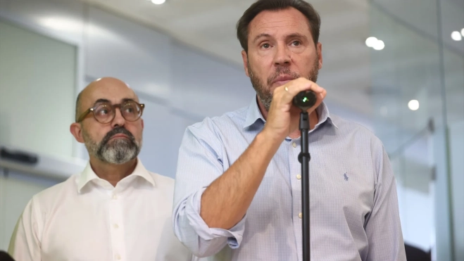 El ministro de Transportes y Movilidad Sostenible, Óscar Puente, durante una rueda de prensa. Fuente: Eduardo Parra / Europa Press.
