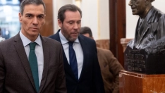 El presidente del Gobierno, Pedro Sánchez, y el ministro de Transportes, Óscar Puente. Eduardo Parra / Europa Press