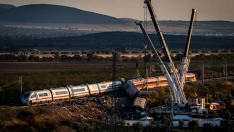 EuropaPress 7877731 varias gruas trabajan zona accidente ferroviario urda 29 octubre 2026 urda