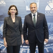 El cabeza de lista de Vox en Castilla y León, Carlos Pollán, junto a Ayuso.