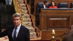 Feijóo en el Hemiciclo. Al fondo, Sánchez y Montero