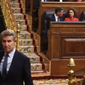 Feijóo en el Hemiciclo. Al fondo, Sánchez y Montero