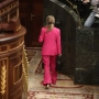 Yolanda Díaz, de espaldas, en el Congreso.