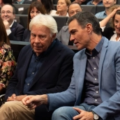 El presidente gobierno, Pedro Sánchez, y el expresidente Felipe González