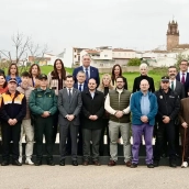El presidente de la Junta, su gobierno, vecinos y autoridades de Adamuz.